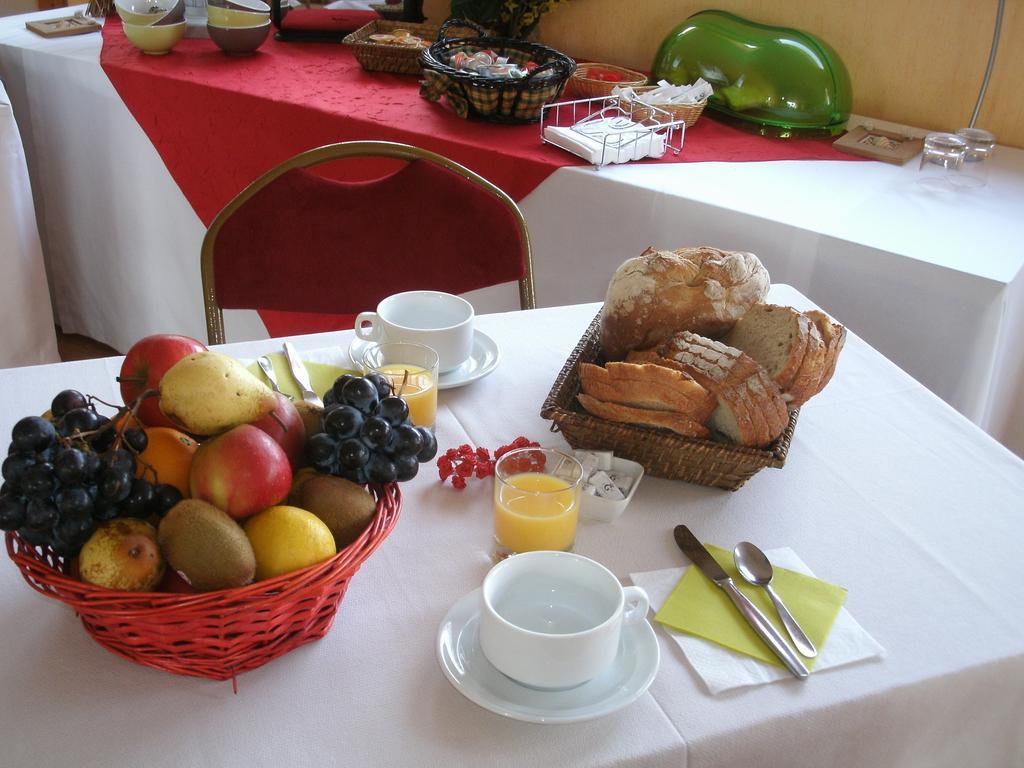 Hotel Le Roudou 포에낭 외부 사진